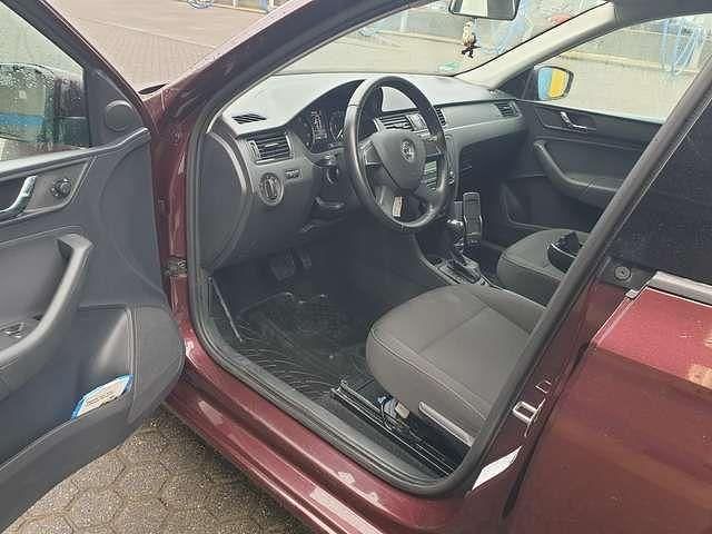 Gebraucht Skoda Rapid Ambition 122 PS (89 kW) 2013 Rosso brunellorot metallic (metallic) Kleinwagen