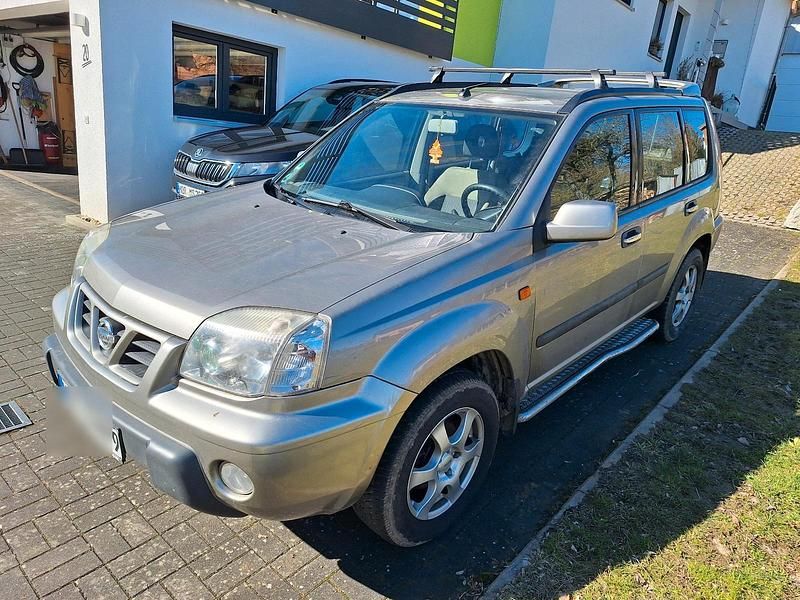 Gebraucht Nissan X-Trail 140 PS (102 kW) 2002 Silber SUV