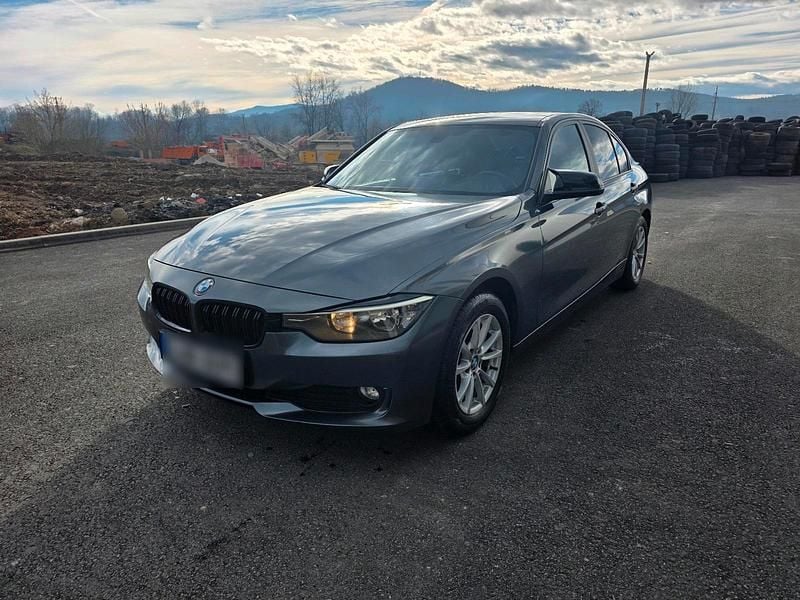 Gebraucht BMW 318 143 PS (105 kW) 2012 Limousine