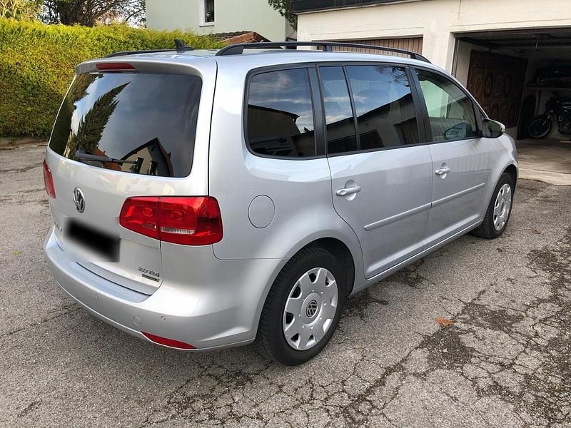 Gebraucht VW Touran 140 PS (102 kW) 2014 Silber Van / Kleinbus