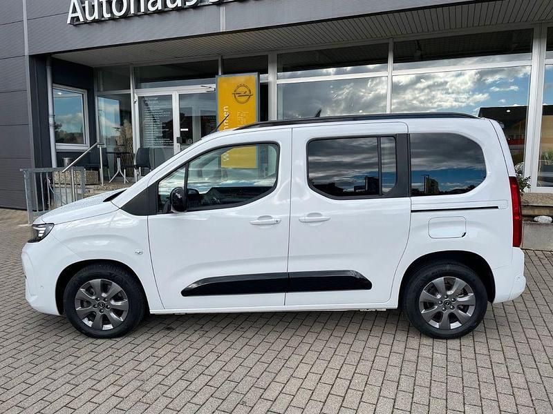 Gebraucht Opel Combo Life 131 PS (96 kW) 2024 Weiß Limousine