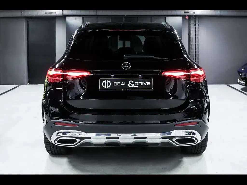 Gebraucht Mercedes GLC300e Premium Plus 333 PS (244 kW) 2023 Schwarz SUV