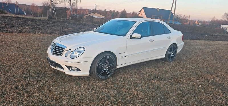 Gebraucht Mercedes E500 AMG 306 PS (225 kW) 2007 Weiß Limousine