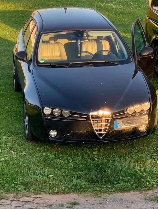 Schwarz Gebraucht 2007 Alfa Romeo 159 Kombi | 2.700 € (Guter Preis) - Bild 1/4