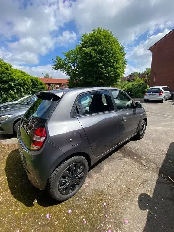 Gebraucht Renault Twingo Life 71 PS (52 kW) 2016 Grau Kleinwagen