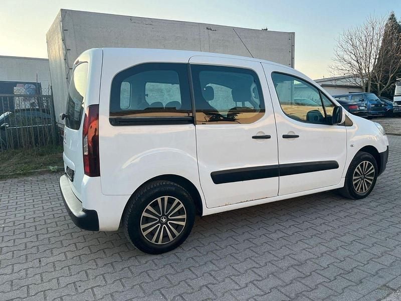 Gebraucht Peugeot Partner 92 PS (67 kW) 2013 Weiß Van / Kleinbus