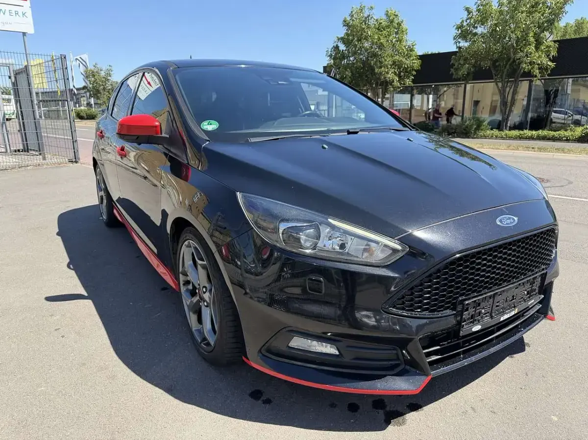 Gebraucht Ford Focus ST 250 PS (183 kW) 2014 Pantherschwarz metallic Kleinwagen