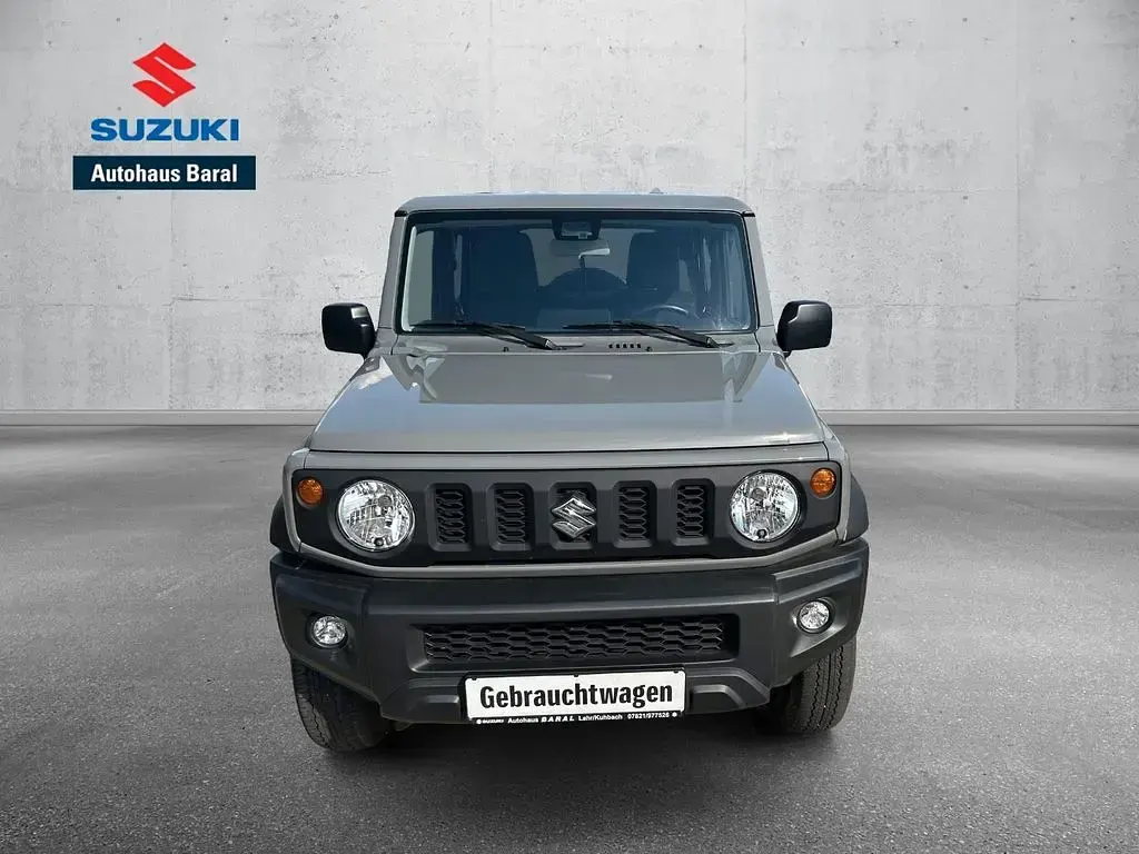Gebraucht Suzuki Jimny Comfort 102 PS (75 kW) 2024 Grau SUV