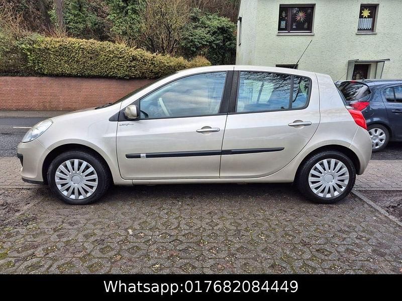Gebraucht Renault Clio III Privilege 88 PS (64 kW) 2006 Gold Limousine