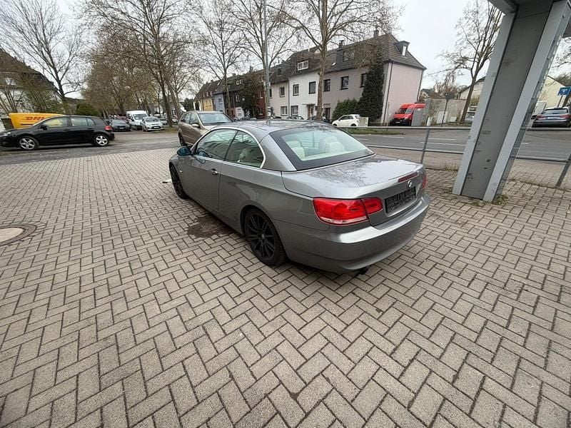 Gebraucht BMW 325 Cabriolet 218 PS (160 kW) 2007 Grau Cabrio