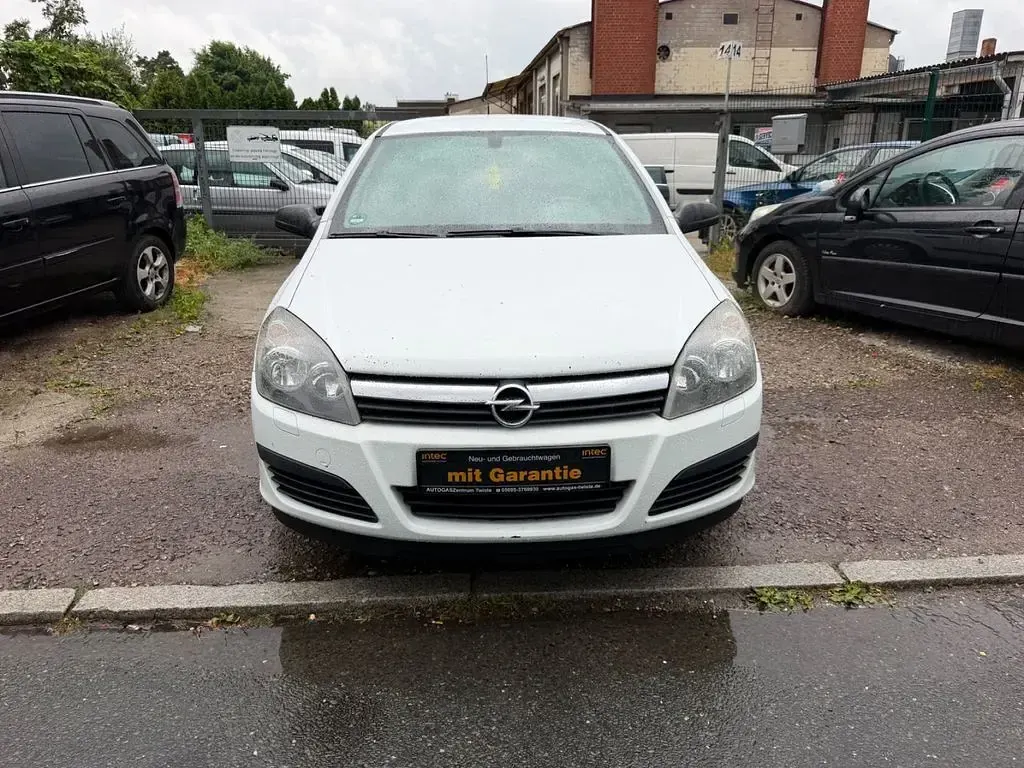 Gebraucht Opel Astra Basis 125 PS (91 kW) 2005 Weiß Limousine
