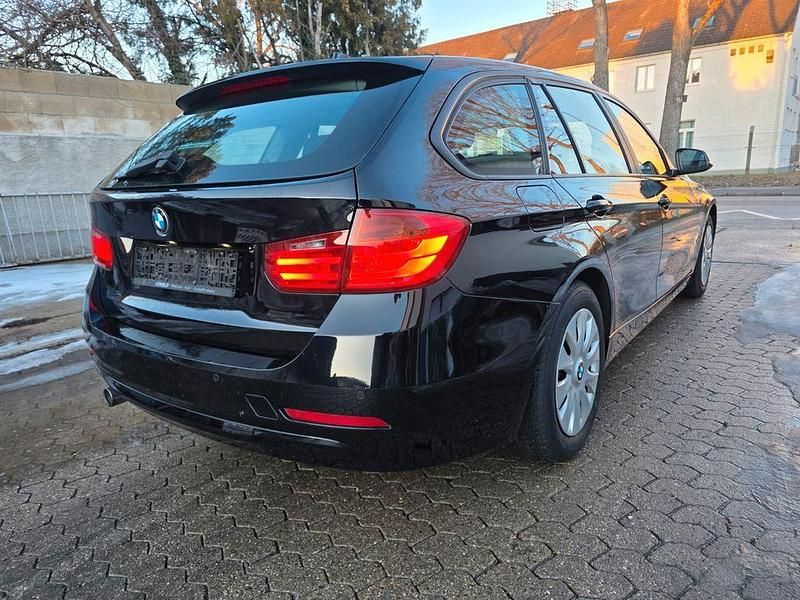 Gebraucht BMW 318 143 PS (105 kW) 2013 Schwarz Kombi