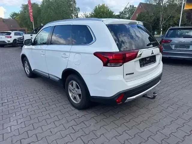Brugt Mitsubishi Outlander 150 HK (110 kW) 2017 Hvid SUV