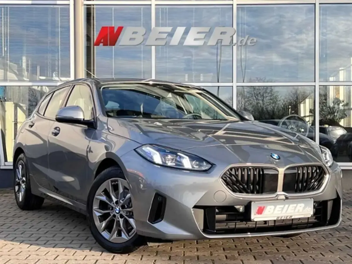Używany BMW 120 170 KM (125 kW) 2024 Szary Hatchback