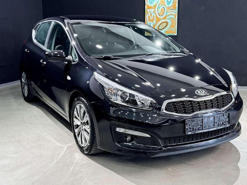 Usado Kia Ceed Edition 7 135 HP (99 kW) 2018 Preto Citadino
