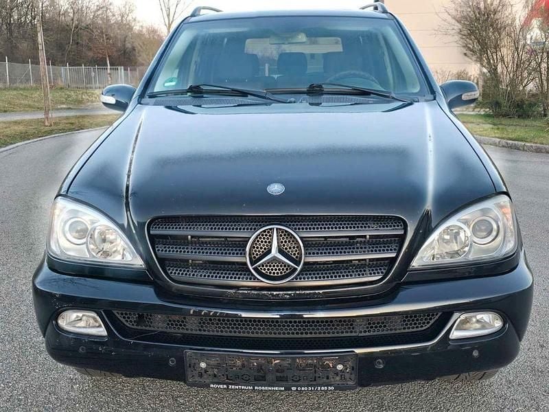 Gebraucht Mercedes ML270 163 PS (119 kW) 2002 Schwarz SUV