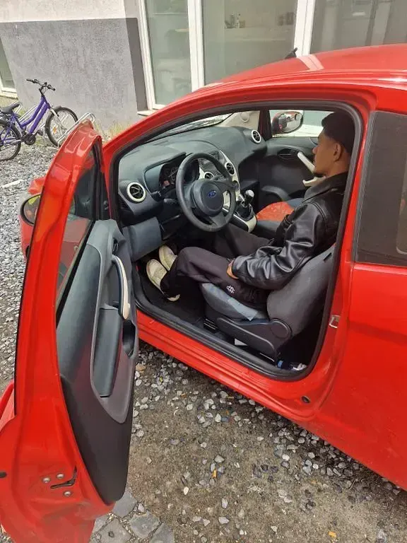 Gebraucht Ford Ka Titanium 69 PS (50 kW) 2010 Rot Kleinwagen
