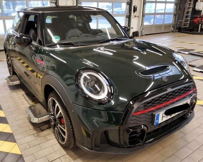 Gebraucht Mini John Cooper Works 231 PS (169 kW) 2023 Grün Kleinwagen