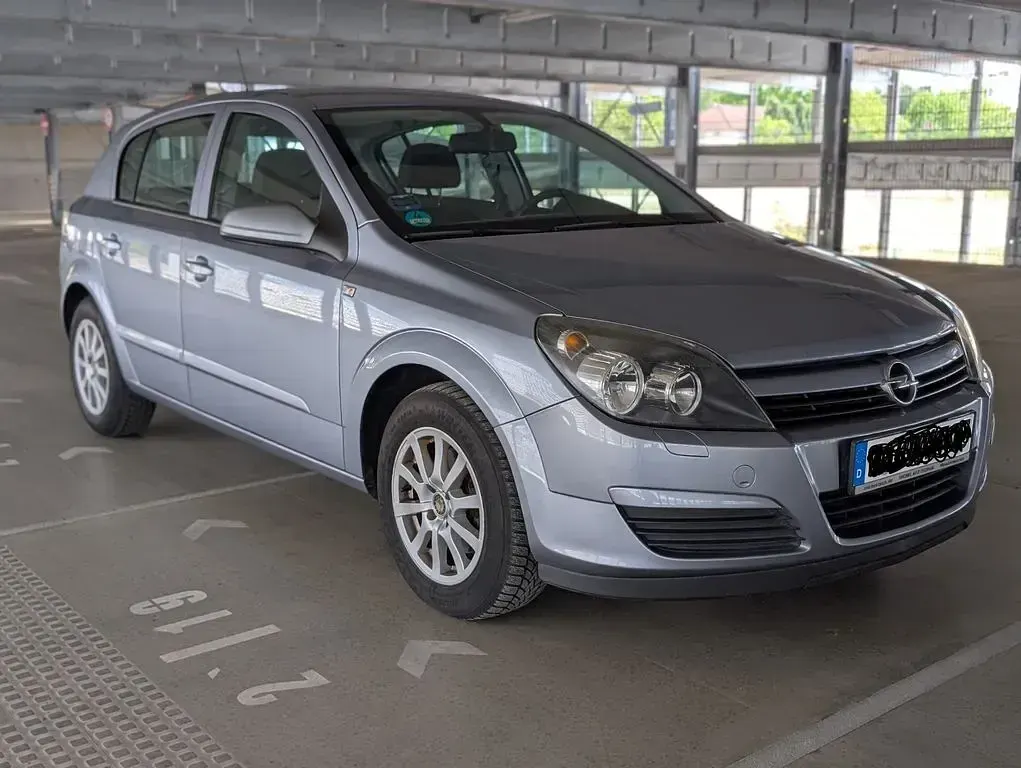 Usata Opel Astra 105 CV (77 kW) 2005 Blu Berlina