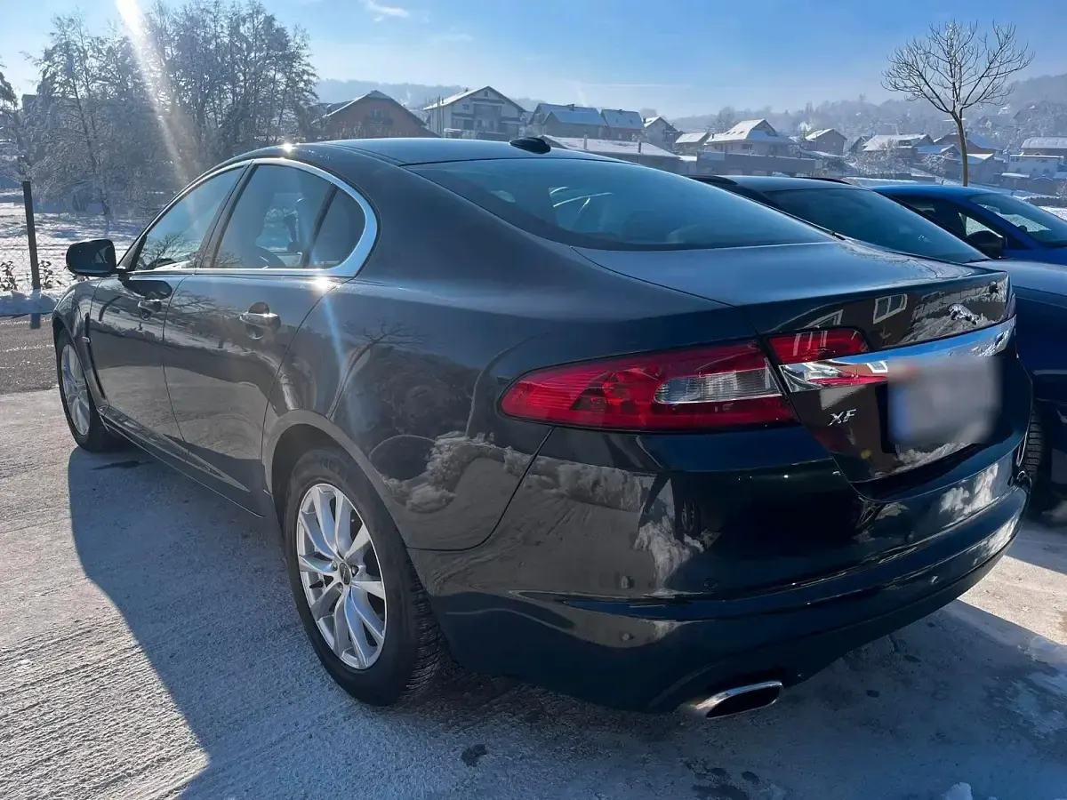Gebraucht Jaguar XF 211 PS (155 kW) 2011 Grau Limousine