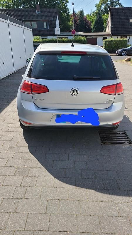 Grau Gebraucht 2017 VW Golf VII Allstar Limousine | 9.500 € (Superpreis) - Bild 1/4