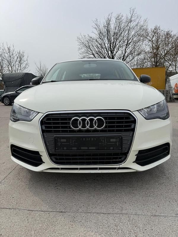 Gebraucht Audi A1 90 PS (66 kW) 2014 Weiß Kleinwagen
