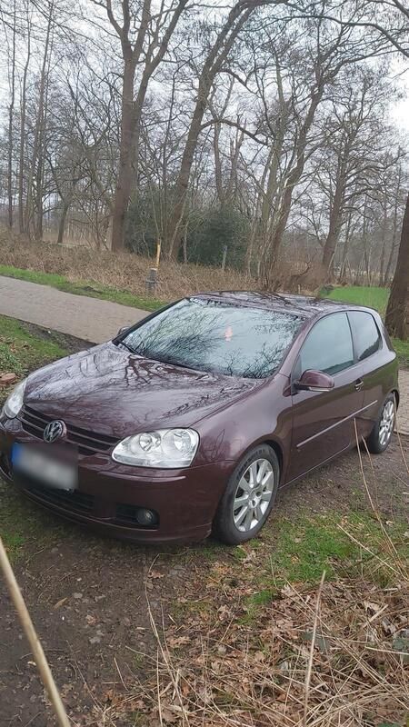 Rot Gebraucht 2005 VW Golf V Individual Kleinwagen | 3.000 € (Fairer Preis) - Bild 1/1