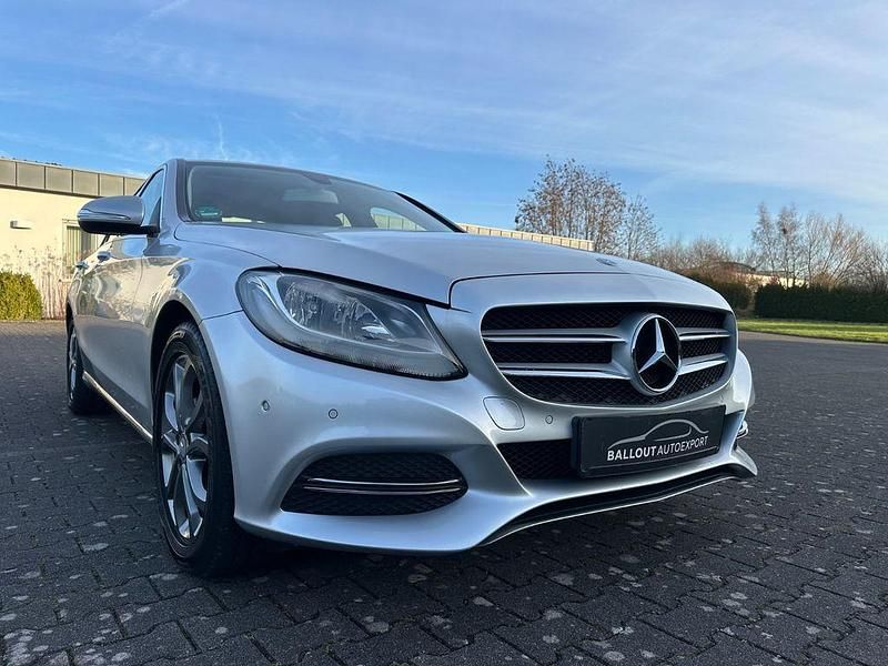 Gebraucht Mercedes C180 156 PS (114 kW) 2014 Silber Limousine