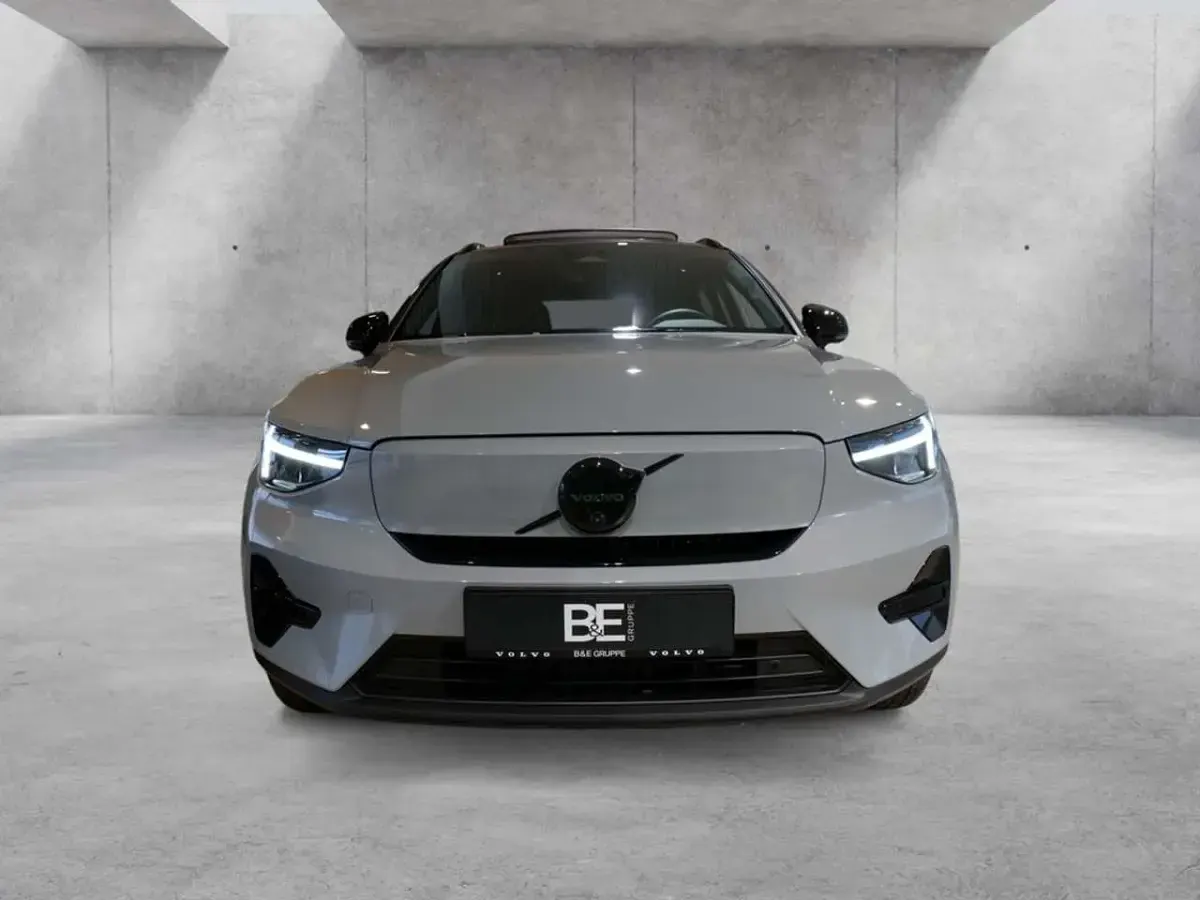 Używany Volvo EX40 Ultra 185 kW (252 KM) 2026 Szary SUV