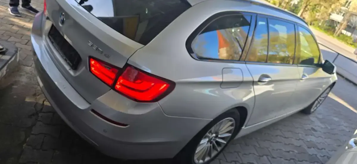 Gebraucht BMW 530 245 PS (180 kW) 2010 Titansilber metallic Kombi