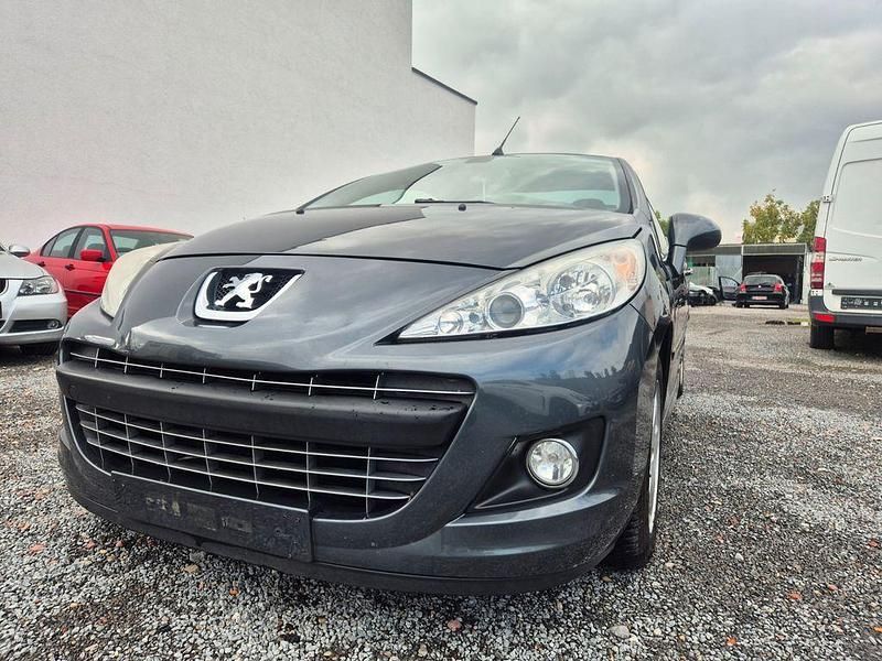 Grau Gebraucht 2011 Peugeot 207 CC Platinum Cabrio | 3.599 € (Fairer Preis) - Bild 1/4