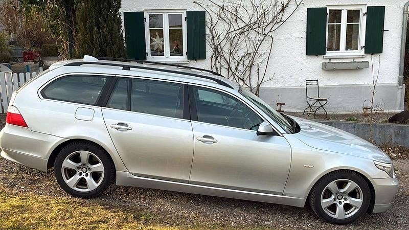 Gebraucht BMW 525 197 PS (144 kW) 2009 Silber Kombi