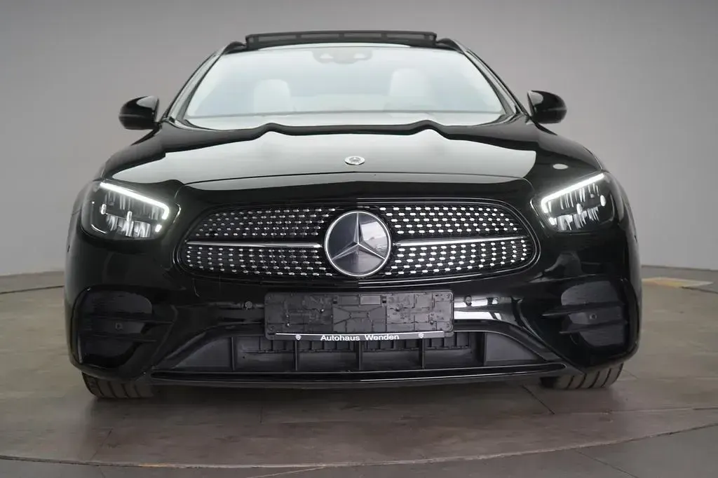Gebraucht Mercedes E300 AMG line 320 PS (235 kW) 2021 Schwarz Limousine
