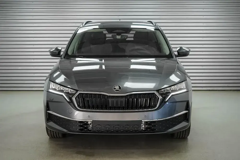 Neu Skoda Octavia Selection 150 PS (110 kW) 2026 Graphite grau metallic (5x) Kombi