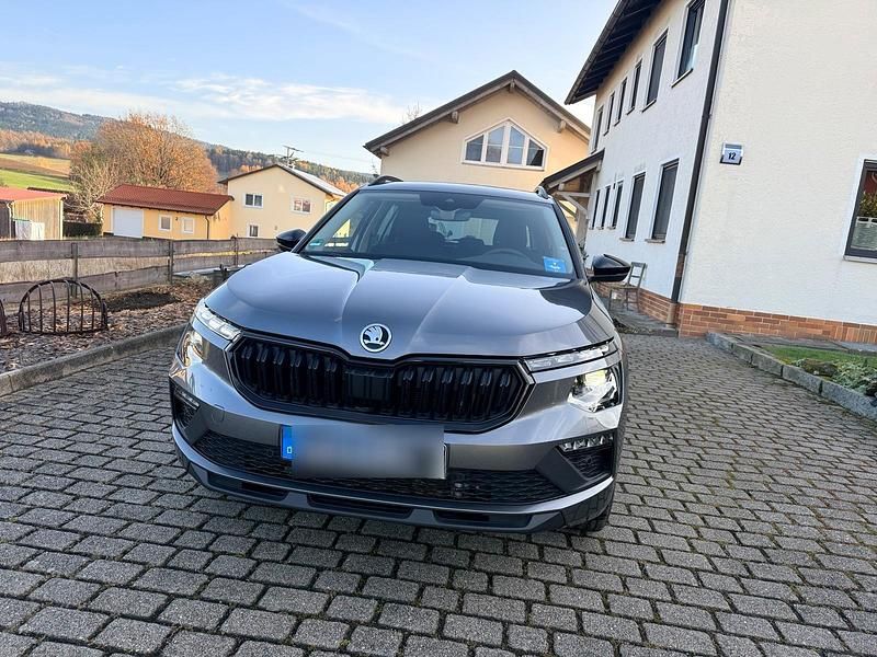 Grau Gebraucht 2025 Skoda Kamiq Tour SUV | 24.999 € (Superpreis) - Bild 1/4