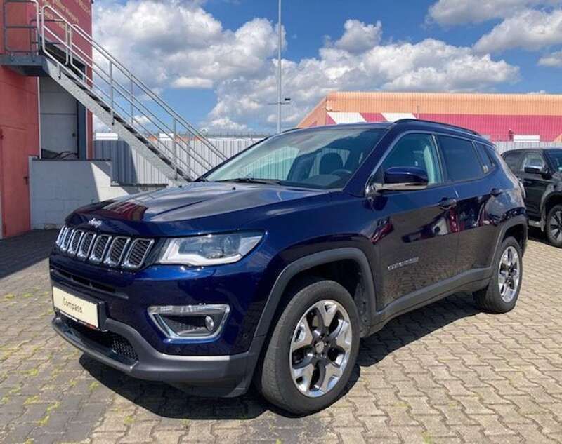 Jazz blue pearl coat Gebraucht 2018 Jeep Compass Limited SUV | 20.900 € (Fairer Preis) - Bild 1/4