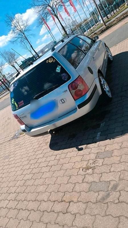 Gebraucht VW Passat 131 PS (96 kW) 2001 Silber Kombi