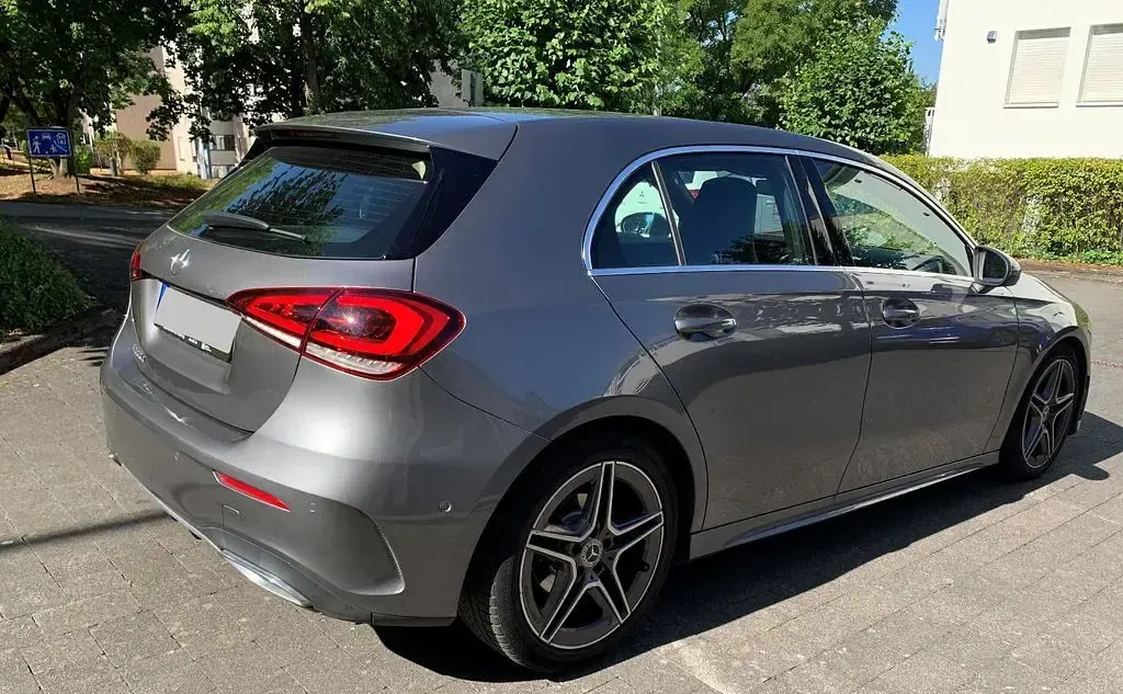 Gebraucht Mercedes A200 AMG line 150 PS (110 kW) 2019 Grau Limousine