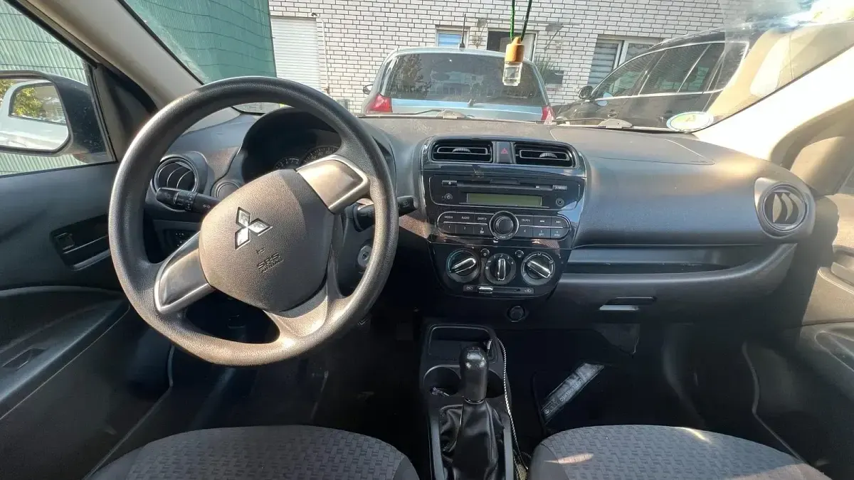 Gebraucht Mitsubishi Space Star 70 PS (51 kW) 2019 Weiß Kleinwagen