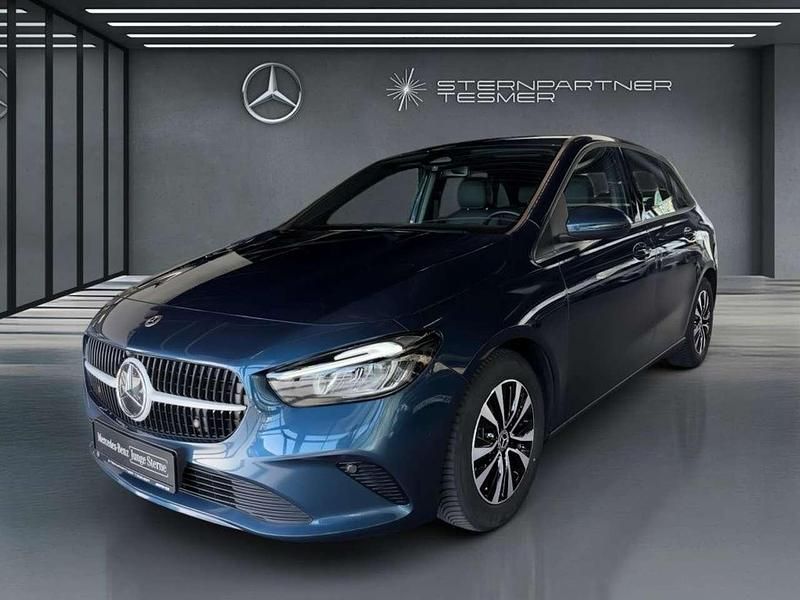 Gebraucht Mercedes B180 136 PS (100 kW) 2023 Blau Van / Kleinbus