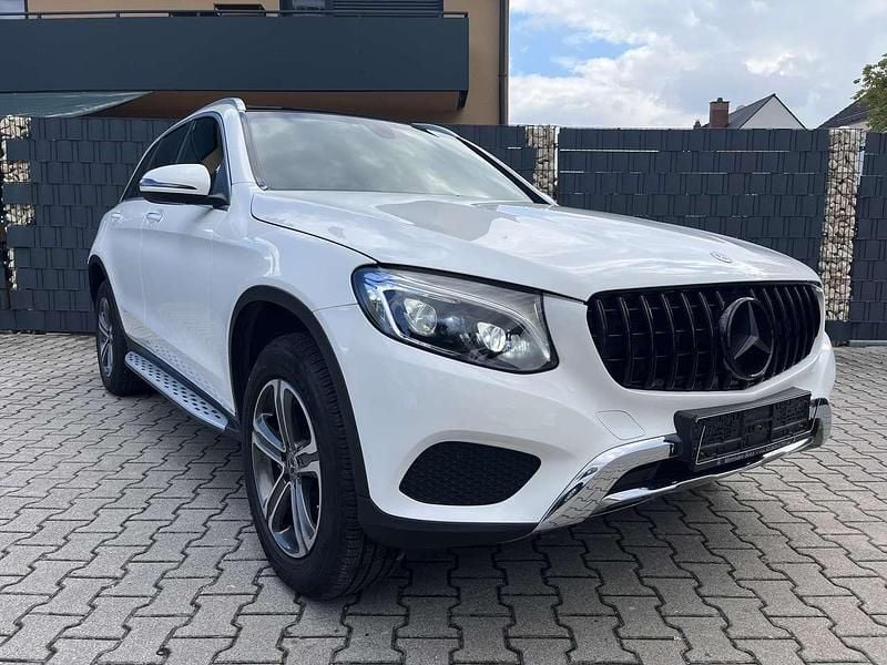 Polarweiss unilack Gebraucht 2018 Mercedes GLC300 SUV | 31.290 € (Superpreis) - Bild 1/4