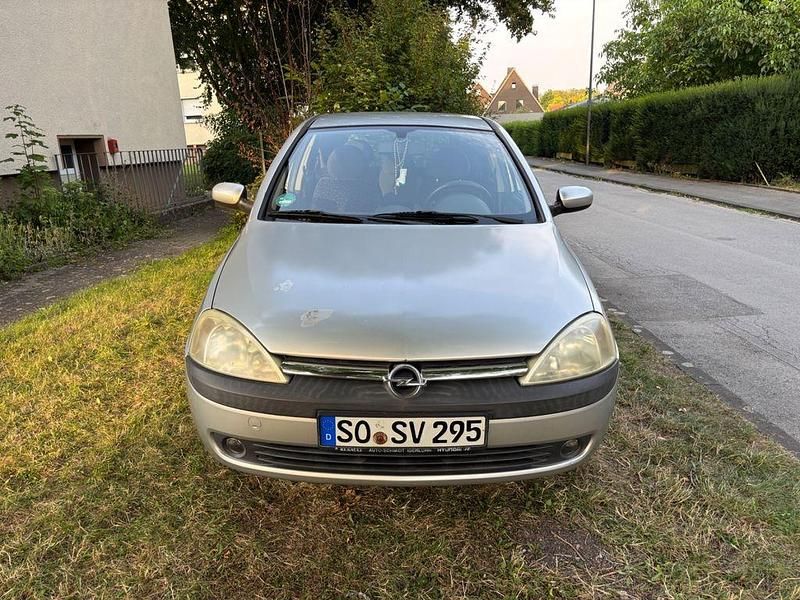 Grau Gebraucht 2002 Opel Corsa Elegance Limousine | 700 € (Superpreis) - Bild 1/4
