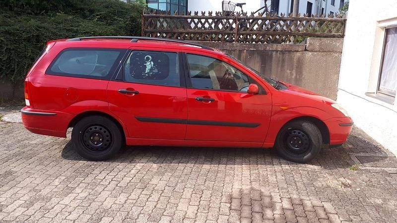Rot Gebraucht 2004 Ford Focus Kombi | 250 € (Superpreis) - Bild 1/4