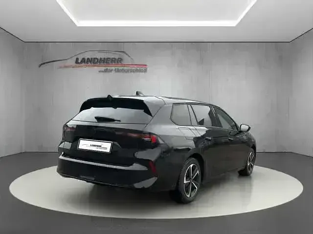 Używany Opel Astra 131 KM (96 kW) 2024 Czarny Kombi