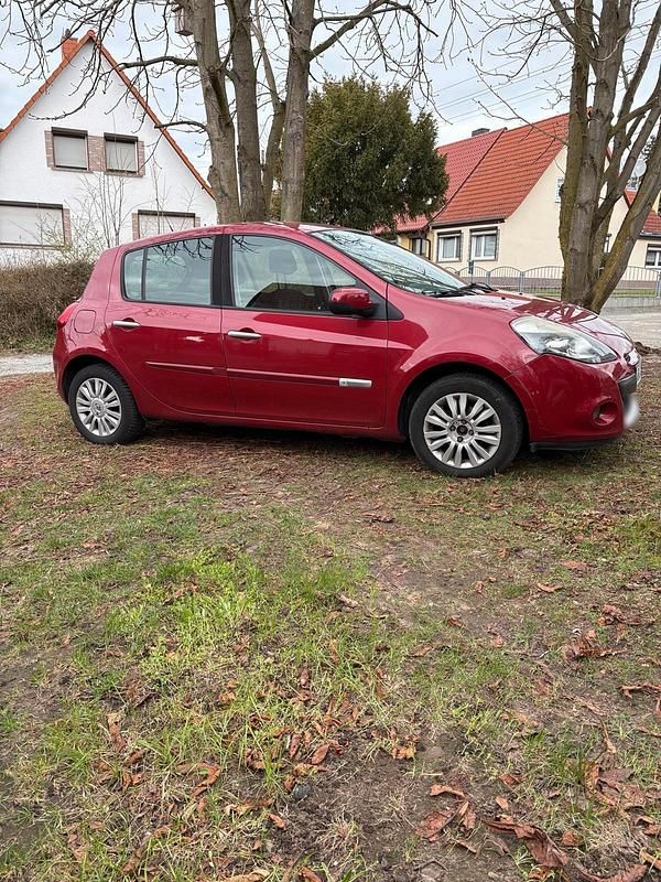 Gebraucht Renault Clio II 75 PS (55 kW) 2010 Rot Kleinwagen