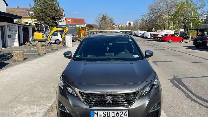 Gebraucht Peugeot 5008 GT 181 PS (133 kW) 2017 Braun SUV