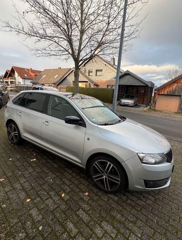 Grau Gebraucht 2014 Skoda Rapid Ambition Limousine | 7.500 € (Fairer Preis) - Bild 1/4
