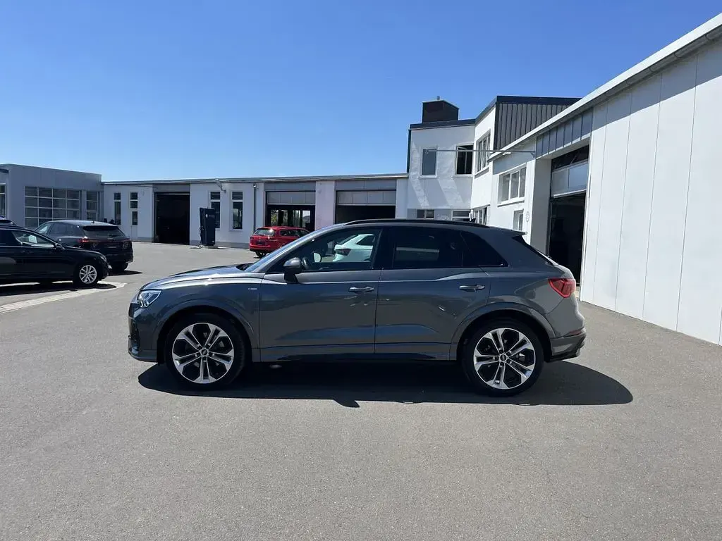 Gebraucht Audi Q3 S-Line 190 PS (139 kW) 2022 Grau SUV