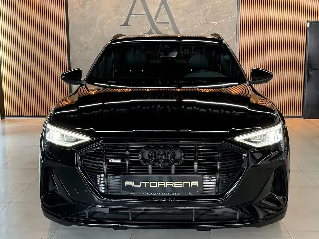 Gebraucht Audi e-tron Black Edition 300 kW (408 PS) 2022 Schwarz SUV
