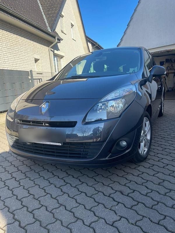 Gebraucht Renault Mégane 131 PS (96 kW) 2010 Grau Van / Kleinbus